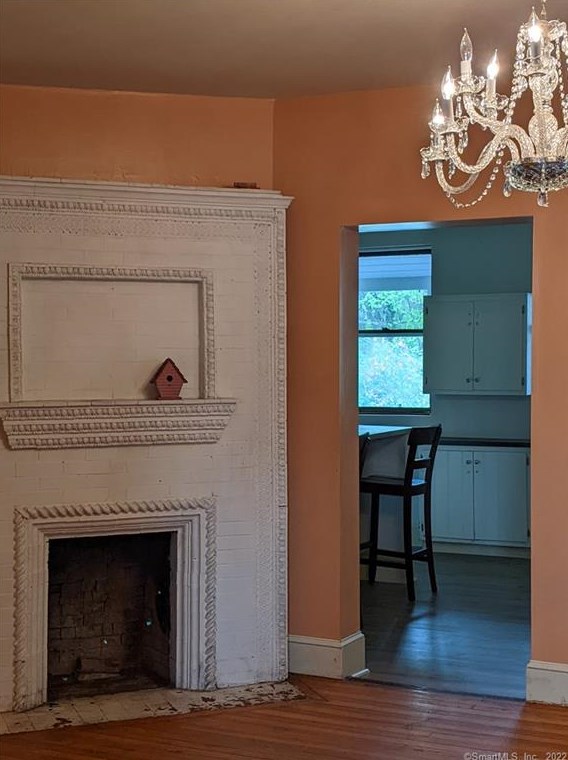 246 Collins St, Hartford CT 06105-1556 exterior