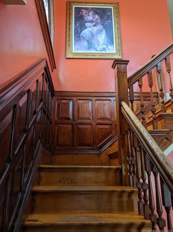 246 Collins St, Hartford CT 06105-1556 exterior