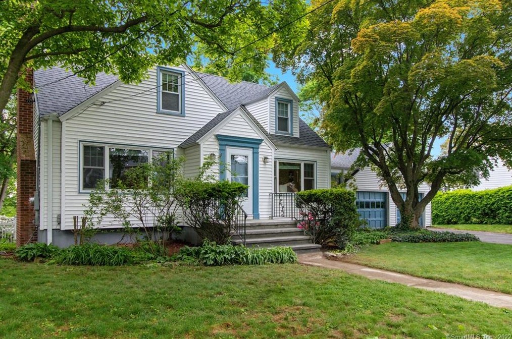 57 Lakeview Ave, New Haven CT 06516-1027 exterior