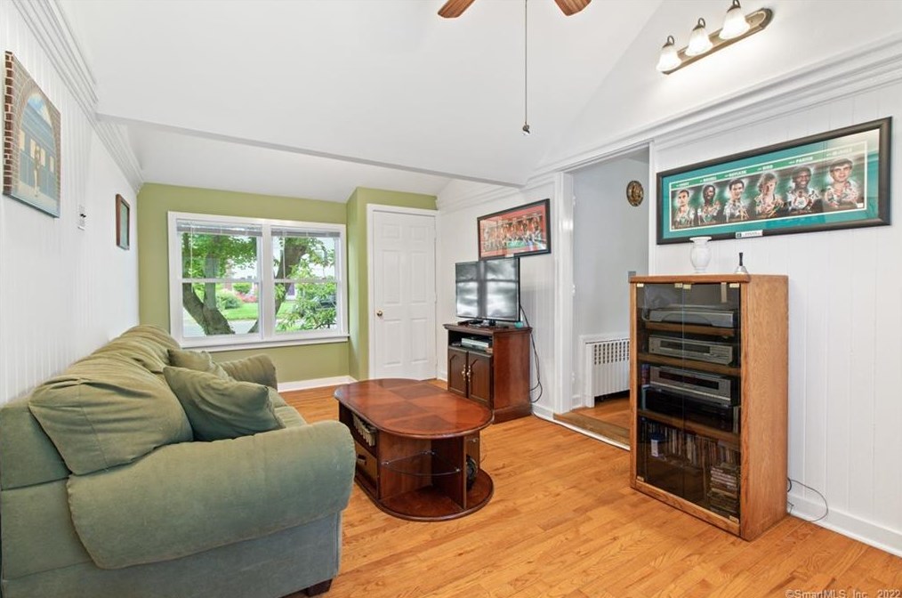 57 Lakeview Ave, New Haven CT 06516-1027 exterior