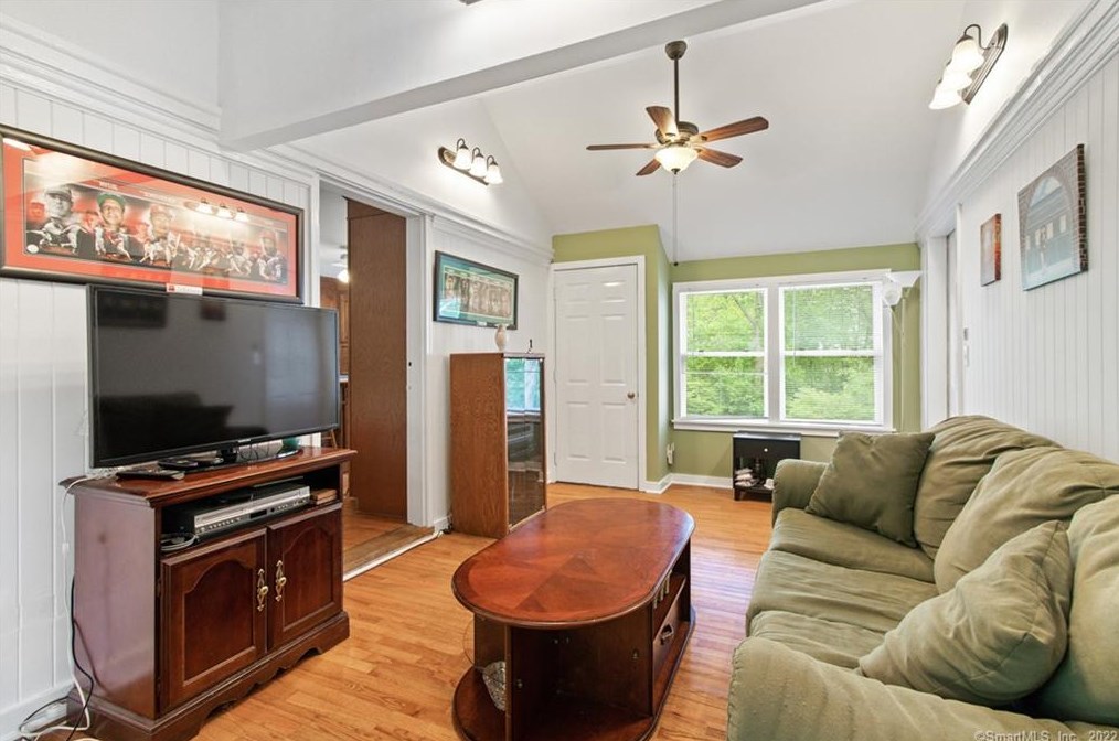 57 Lakeview Ave, New Haven CT 06516-1027 exterior