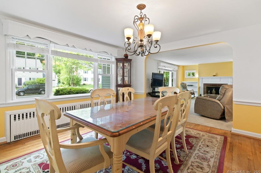 57 Lakeview Ave, New Haven CT 06516-1027 exterior