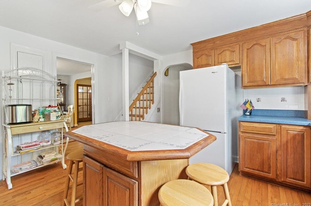 57 Lakeview Ave, New Haven CT 06516-1027 exterior