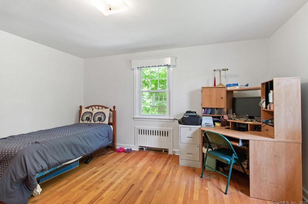 57 Lakeview Ave, New Haven CT 06516-1027 exterior