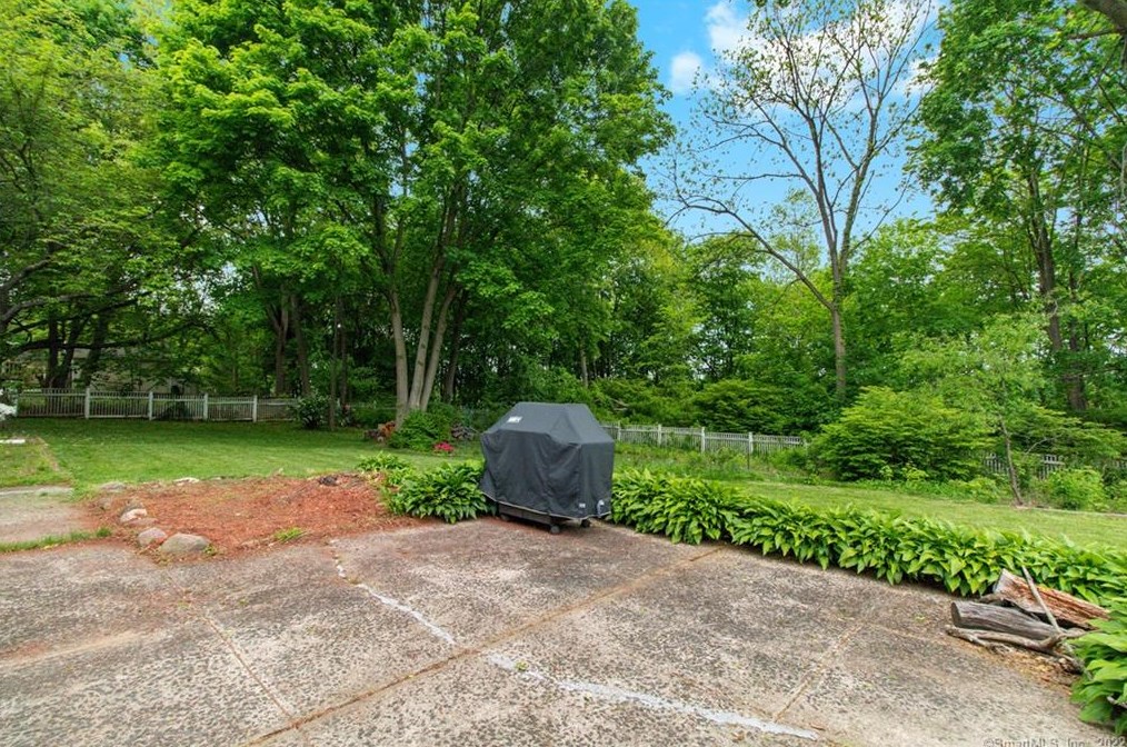 57 Lakeview Ave, New Haven CT 06516-1027 exterior