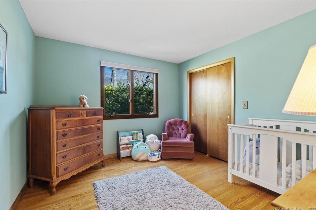 129 Peck Hl Rd, New Haven CT 06525-1009 exterior