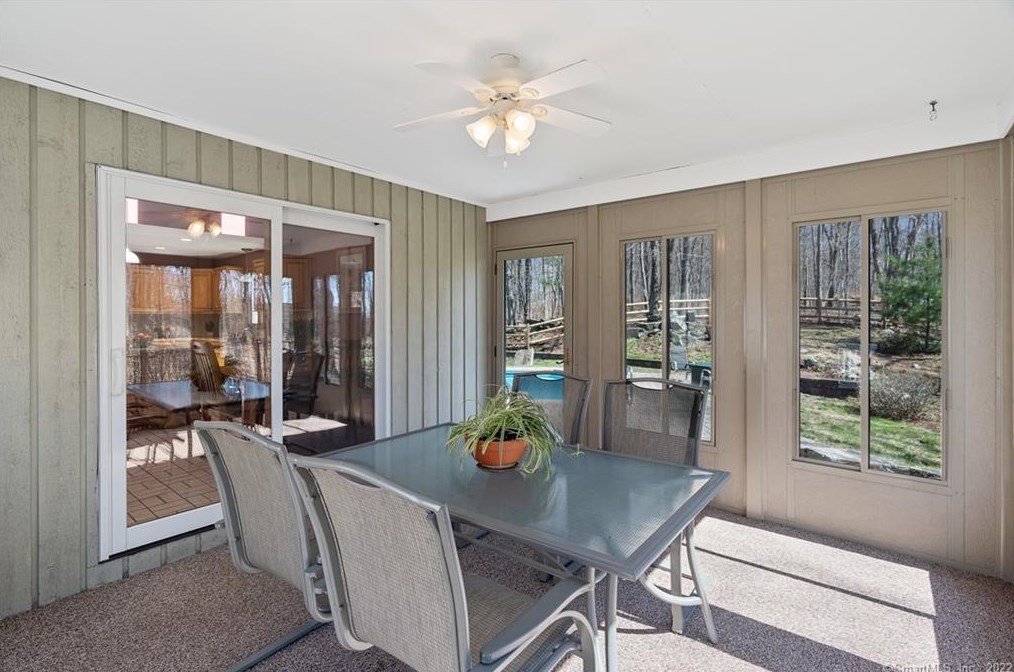 129 Peck Hl Rd, New Haven CT 06525-1009 exterior