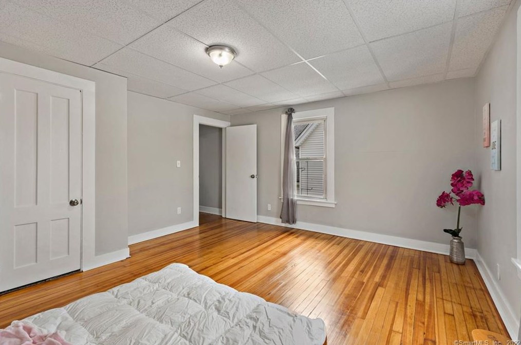 42 Tolland St, Hartford CT  06108-3437 exterior