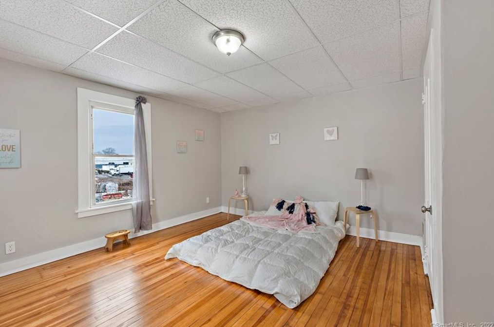 42 Tolland St, Hartford CT  06108-3437 exterior
