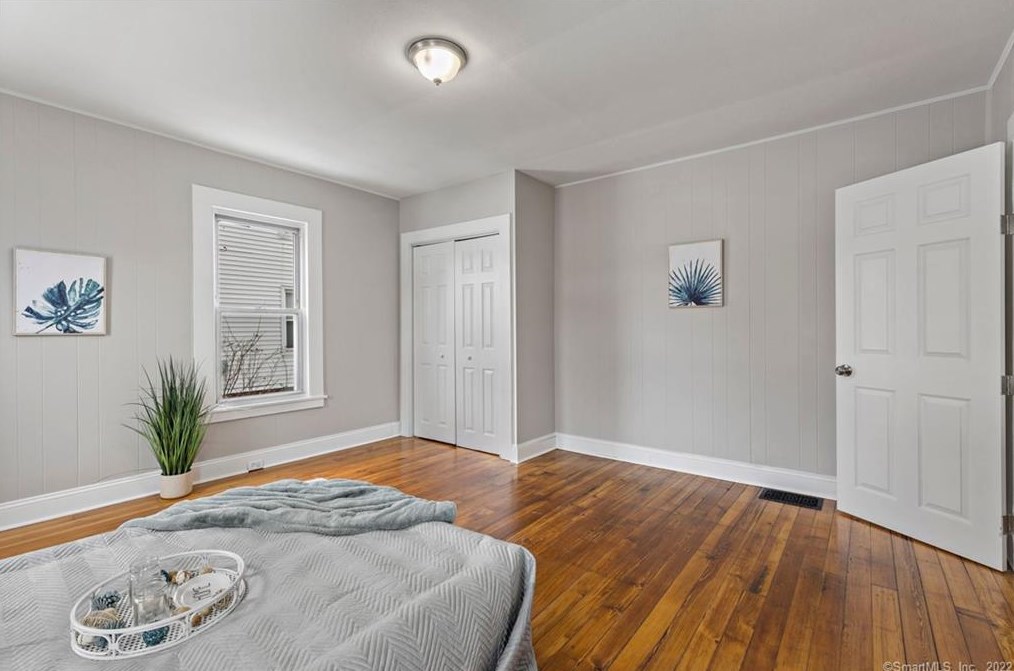 42 Tolland St, Hartford CT  06108-3437 exterior