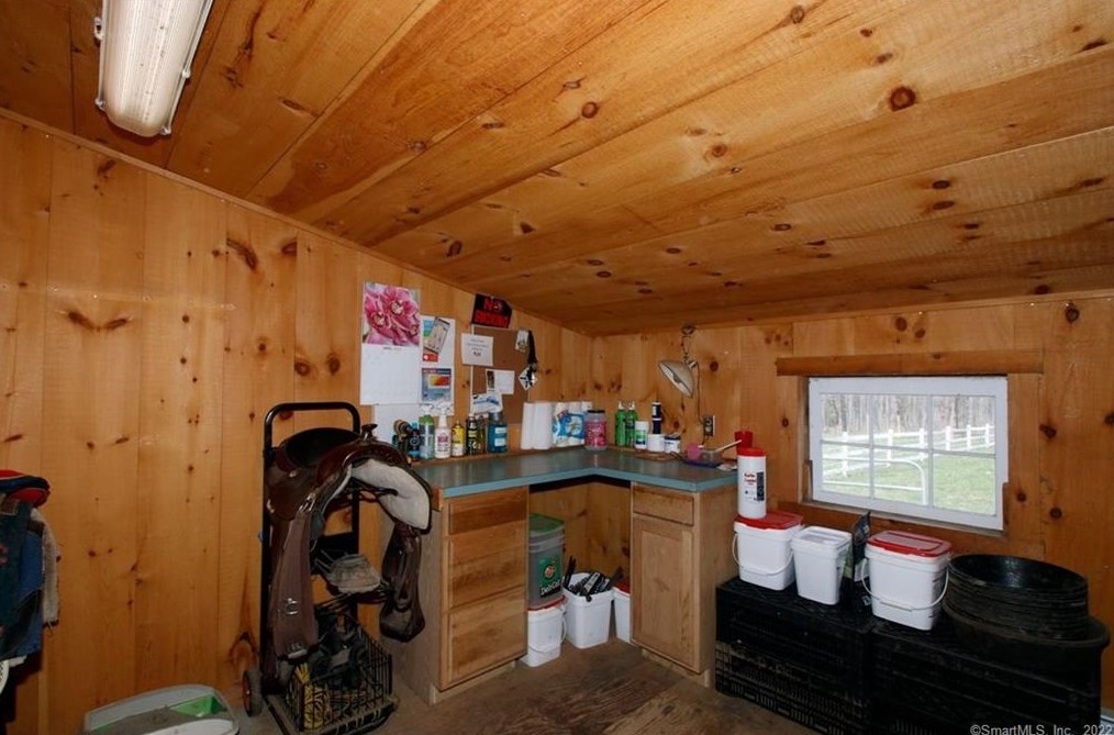 808 Br Rd, Suffield CT 06078-2321 exterior