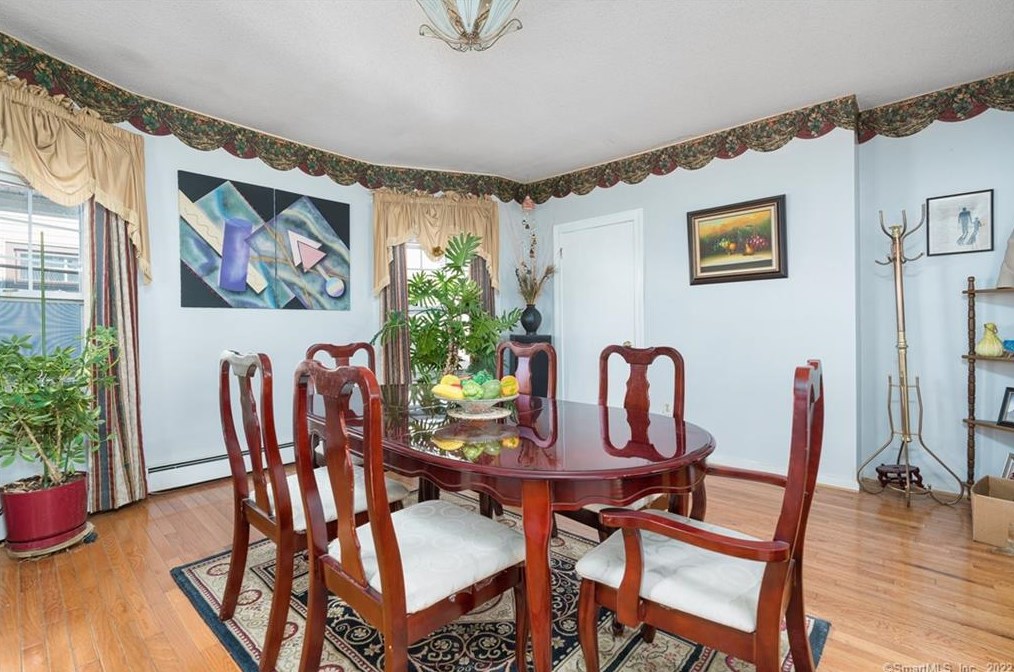 398 Prospect Ave, Hartford CT 06105-4108 exterior