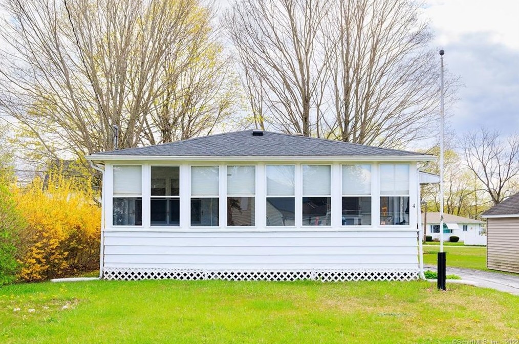 4 Phillips St, Plainfield CT  06374-1018 exterior