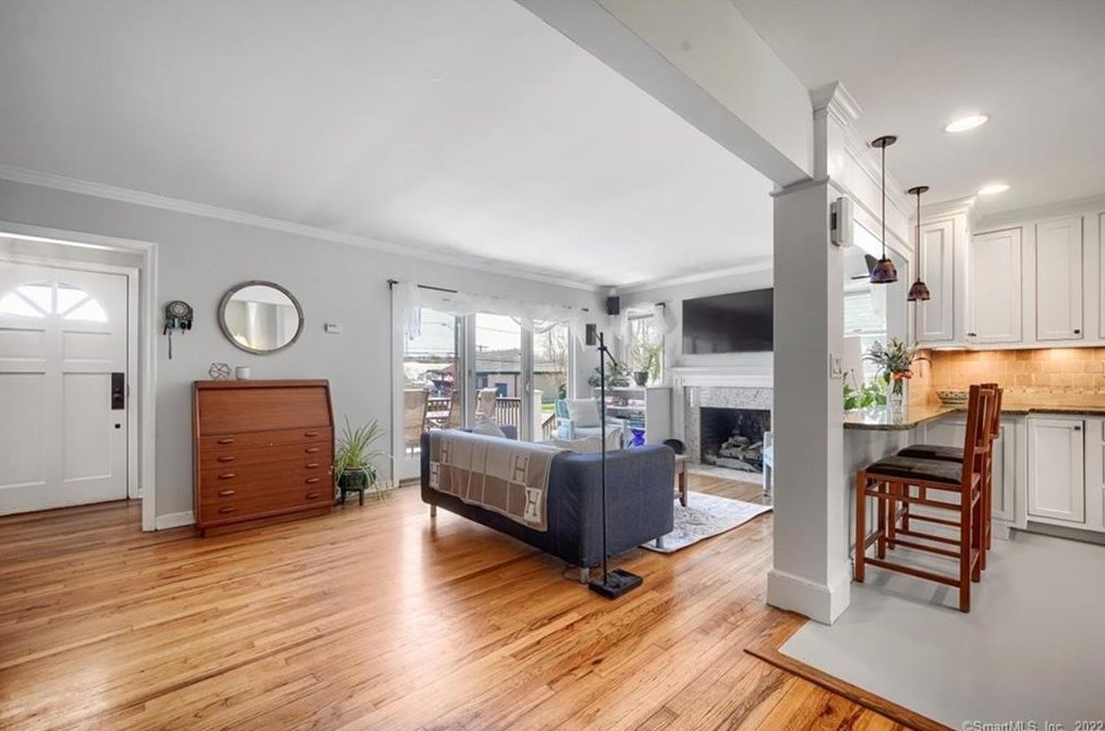 73 Strickland Rd, Cos Cob CT  06807-2731 exterior