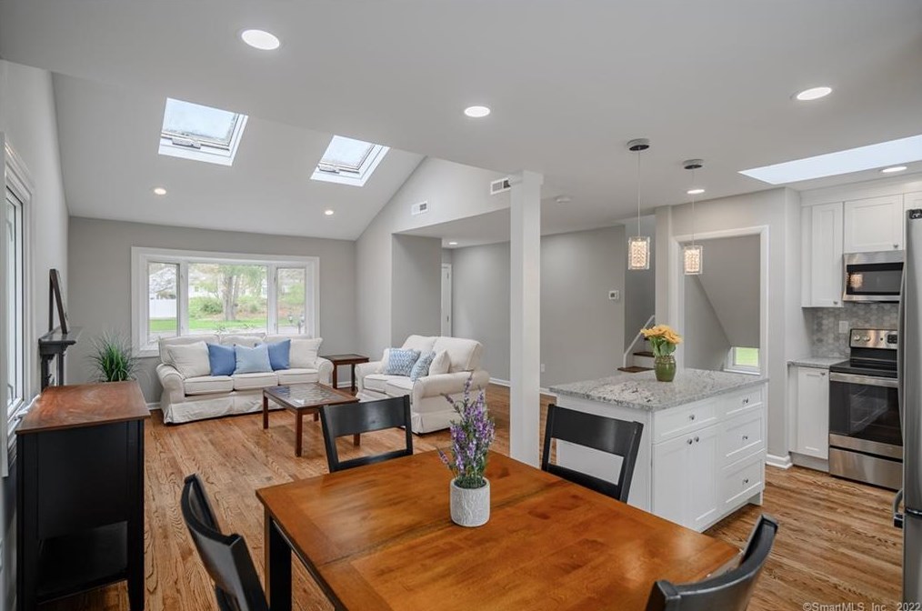 7 Sue Ter, Westport CT  06880-4523 exterior