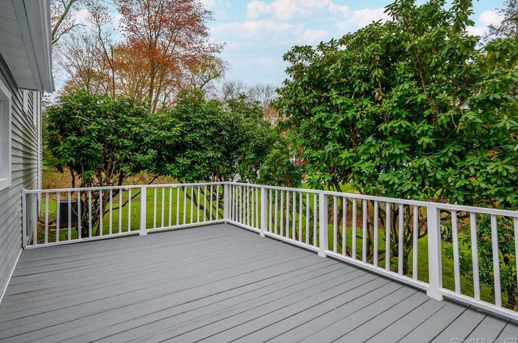7 Sue Ter, Westport CT  06880-4523 exterior