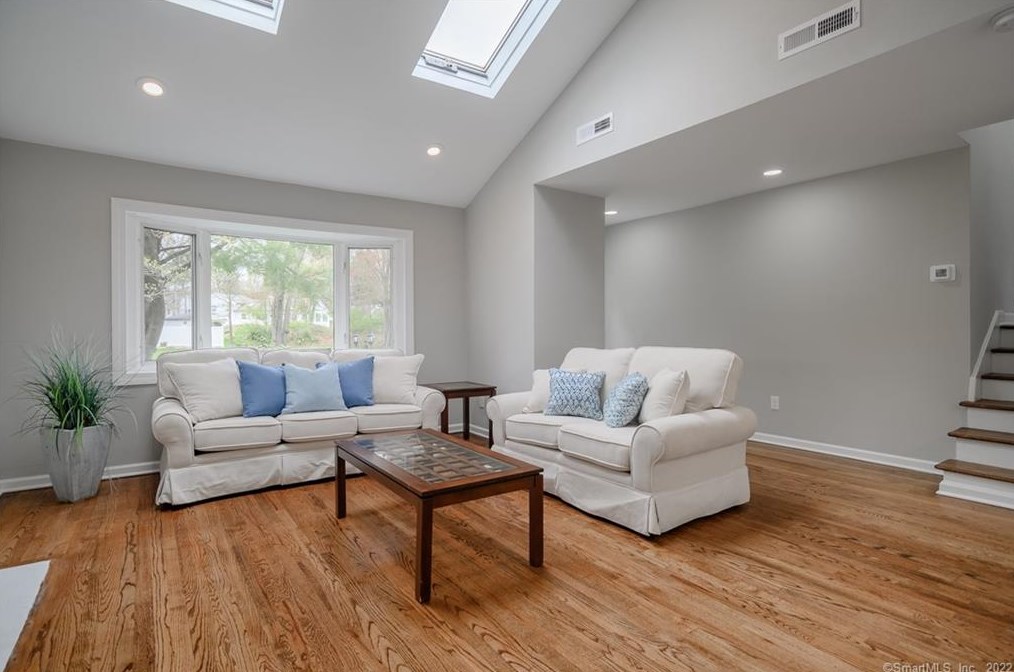 7 Sue Ter, Westport CT  06880-4523 exterior