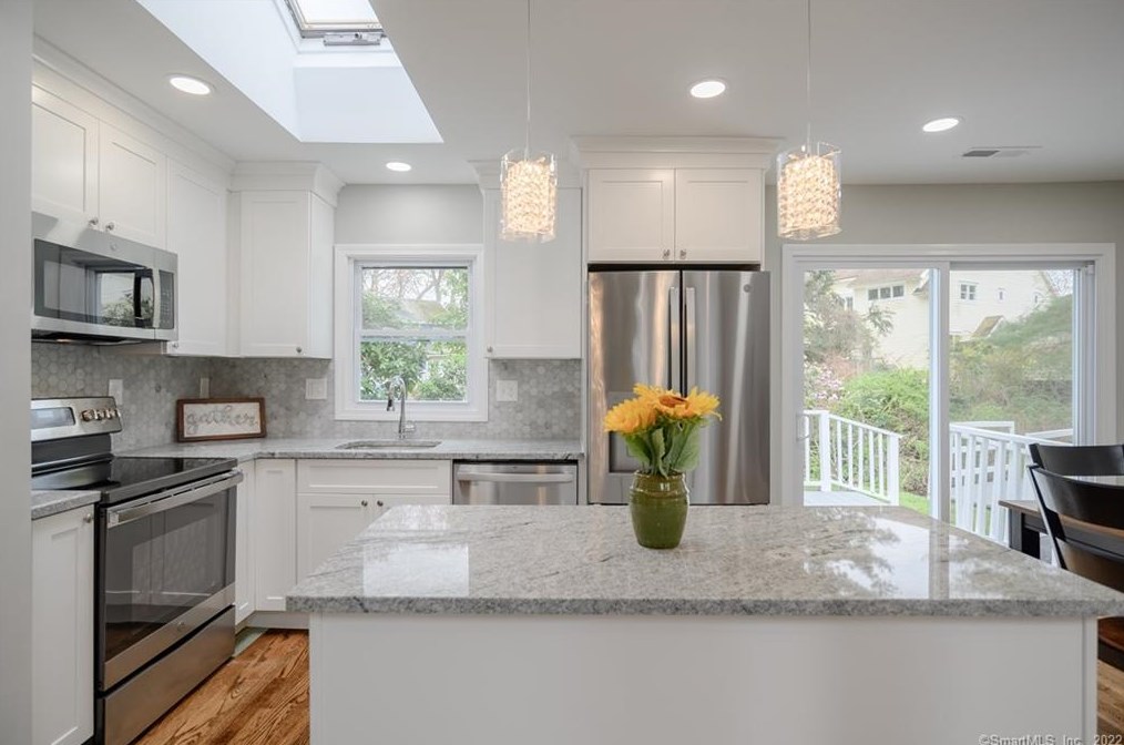 7 Sue Ter, Westport CT  06880-4523 exterior