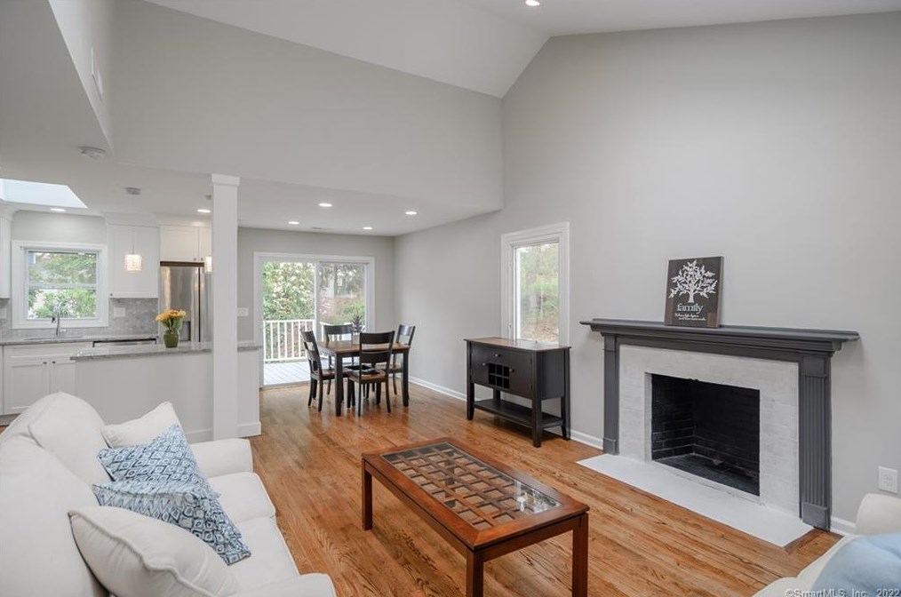 7 Sue Ter, Westport CT  06880-4523 exterior
