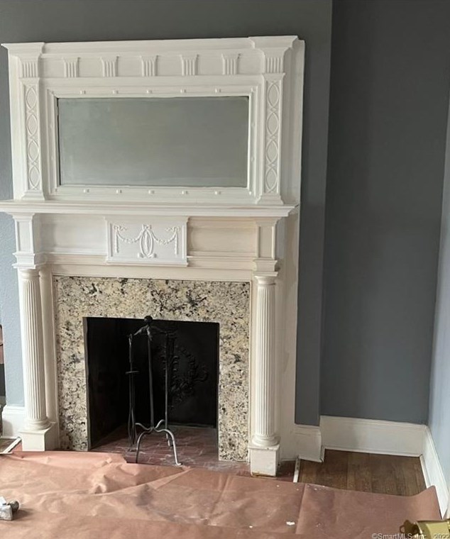 7 Oakland Ter, Hartford CT 06112-2347 exterior