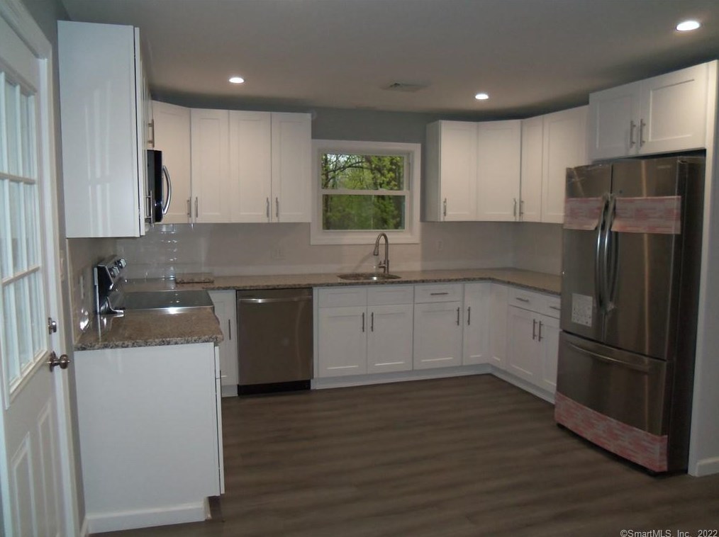 174 Buckingham St, Watertown CT  06779-1702 exterior