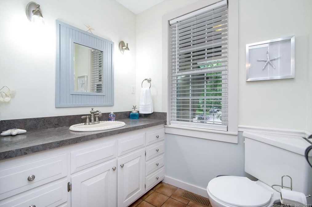 57 Old Kent Rd, Tolland CT 06084-3742 exterior