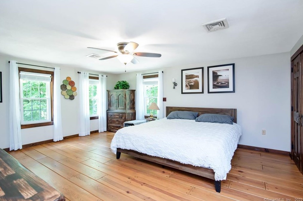 57 Old Kent Rd, Tolland CT 06084-3742 exterior