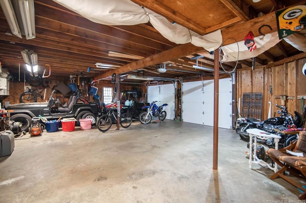 57 Old Kent Rd, Tolland CT 06084-3742 exterior