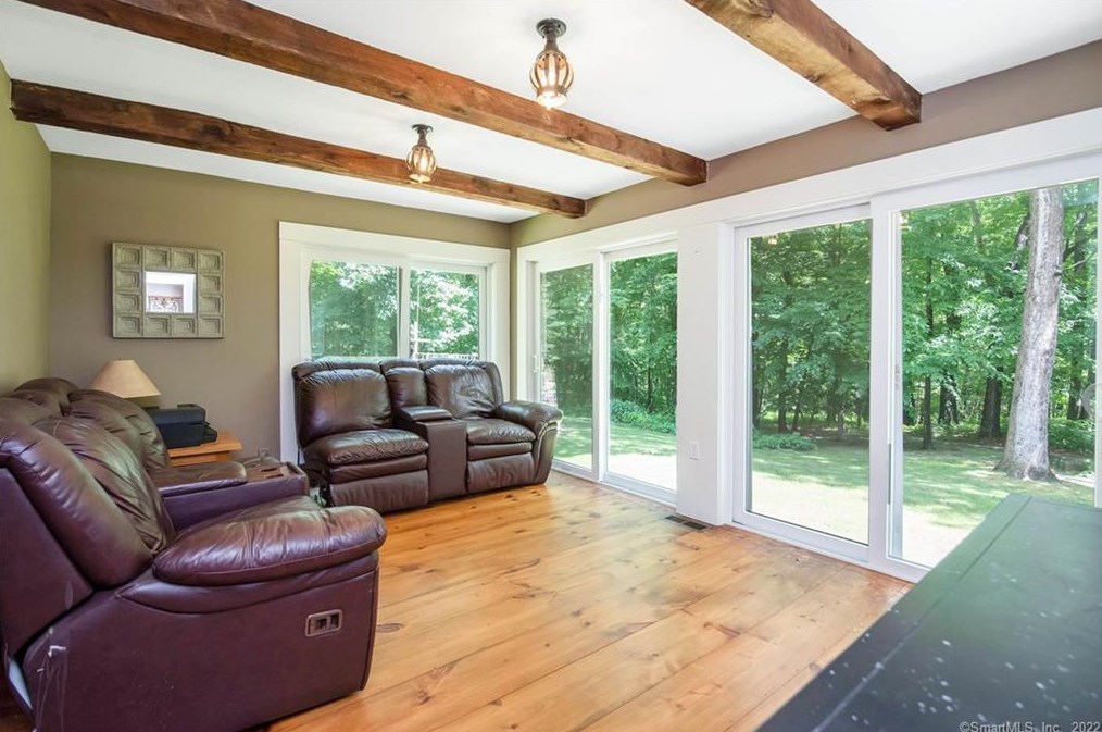 57 Old Kent Rd, Tolland CT 06084-3742 exterior