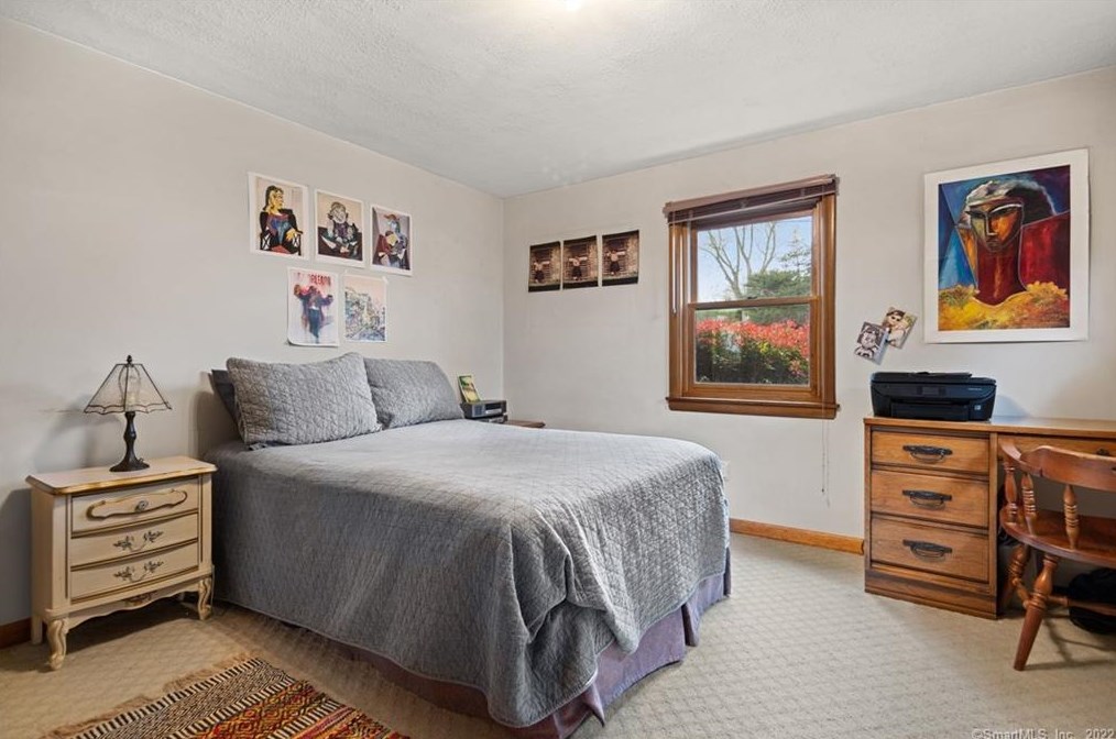 32 Skyline Dr, Farmington CT 06032-2019 exterior