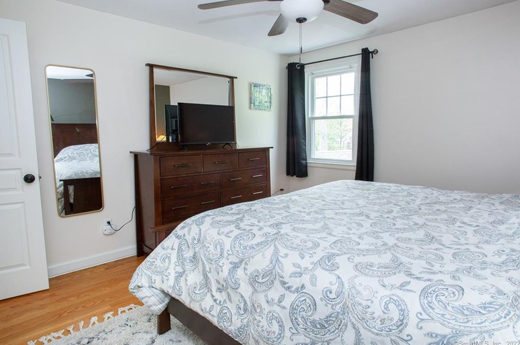 1250 Copper Hl Rd, Suffield CT 06093-2917 exterior