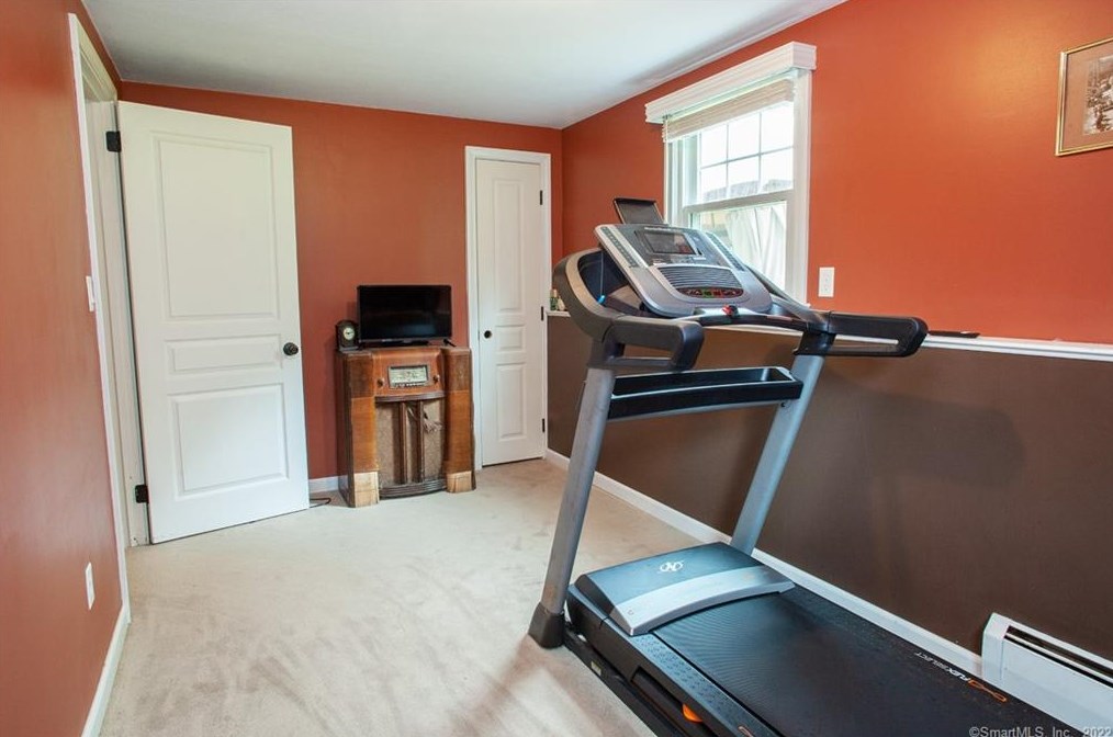 1250 Copper Hl Rd, Suffield CT 06093-2917 exterior