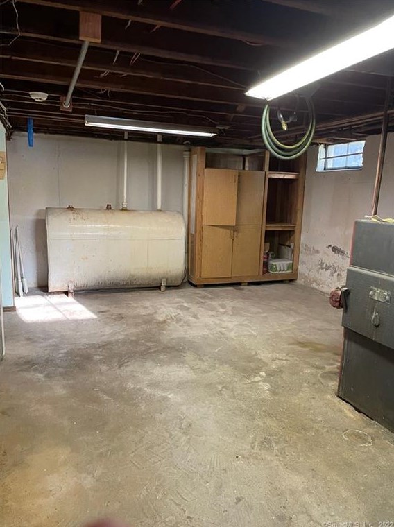 20 Curtis Dr, New Haven CT  06515-2306 exterior