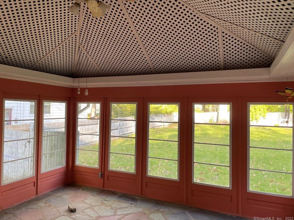 20 Curtis Dr, New Haven CT  06515-2306 exterior