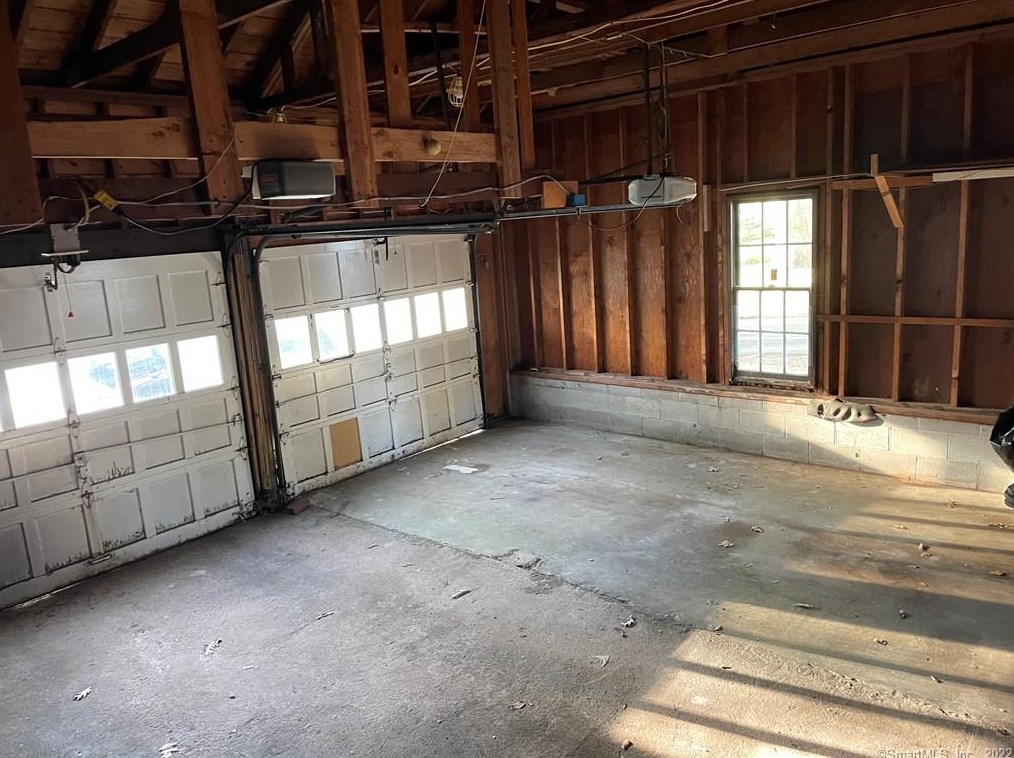 20 Curtis Dr, New Haven CT  06515-2306 exterior