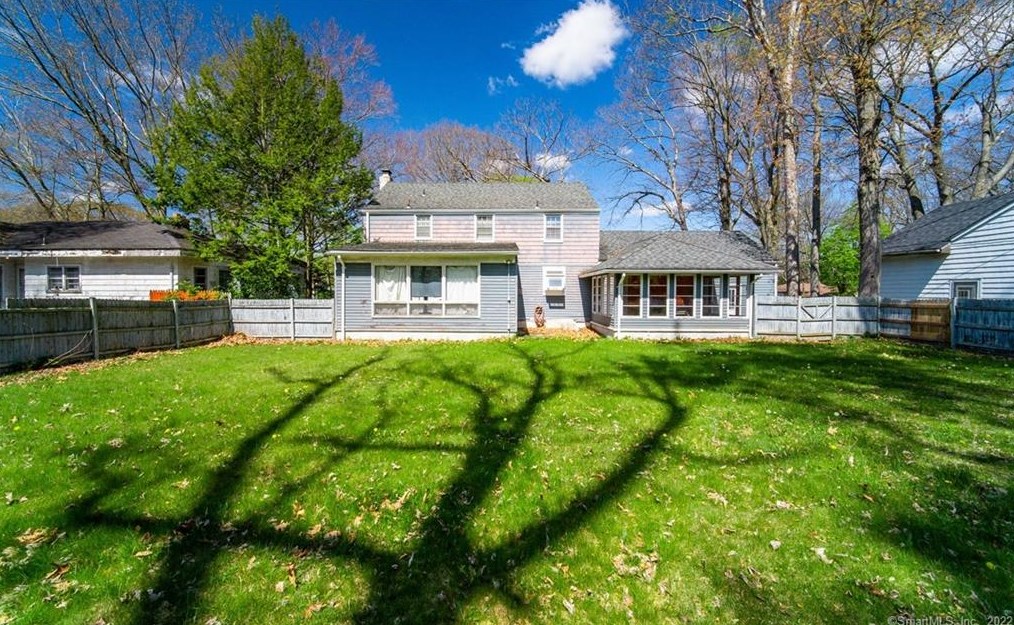 20 Curtis Dr, New Haven CT  06515-2306 exterior