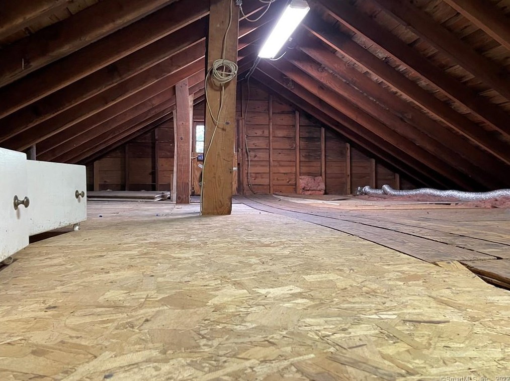 20 Curtis Dr, New Haven CT  06515-2306 exterior