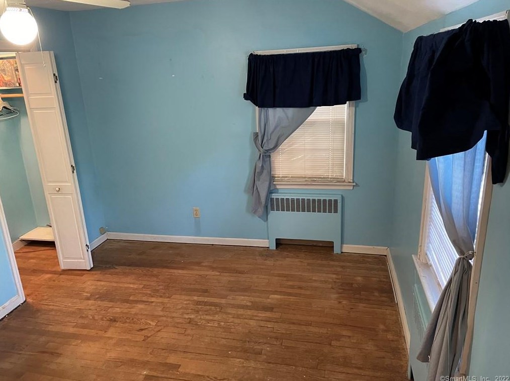 20 Curtis Dr, New Haven CT  06515-2306 exterior