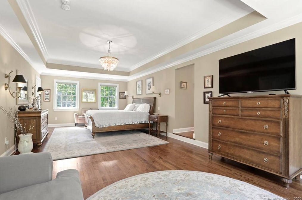 9 Frontier Rd, Cos Cob CT  06807-1207 exterior