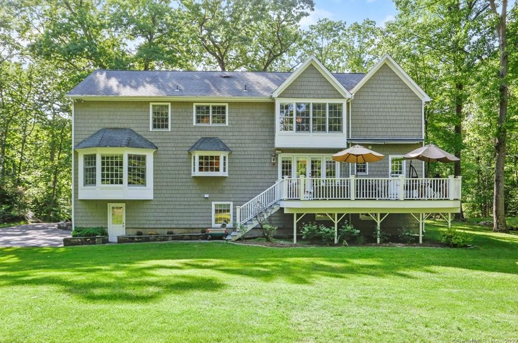 9 Frontier Rd, Cos Cob CT  06807-1207 exterior