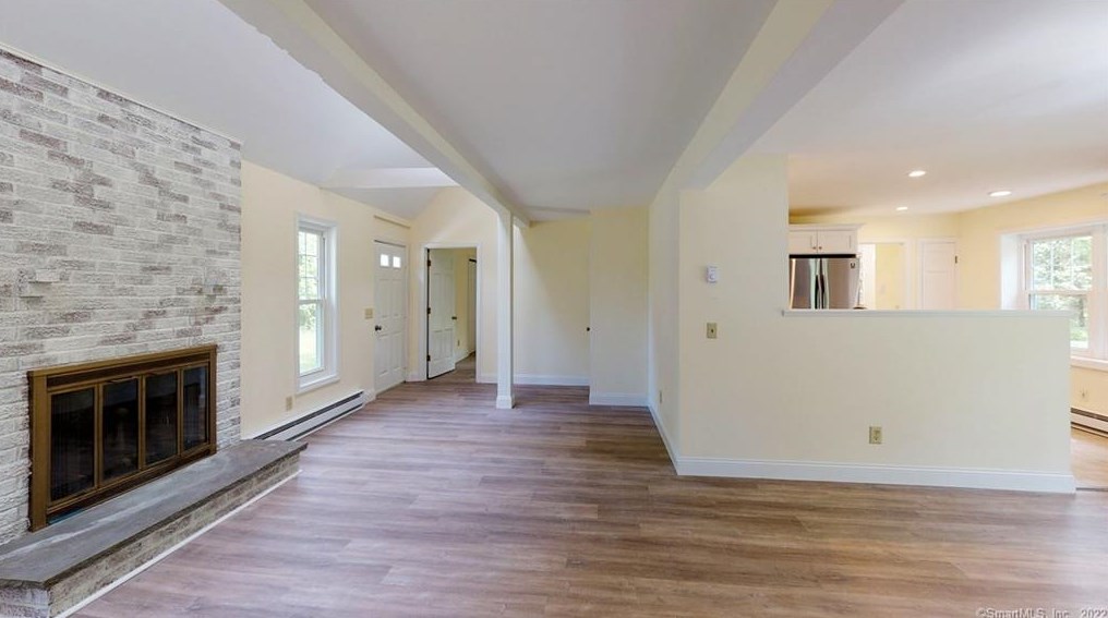 61 Duane Ln, Unionville CT  06013-1307 exterior