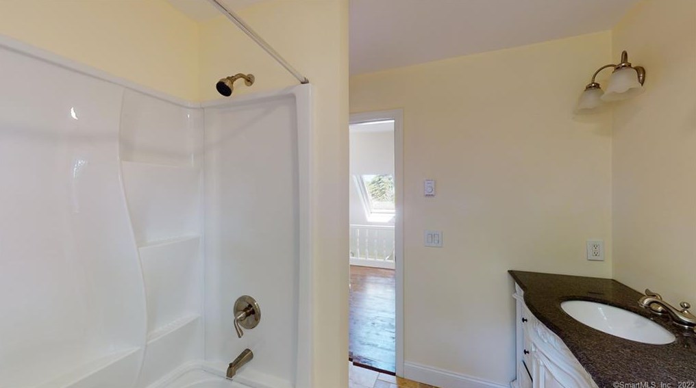 61 Duane Ln, Unionville CT  06013-1307 exterior