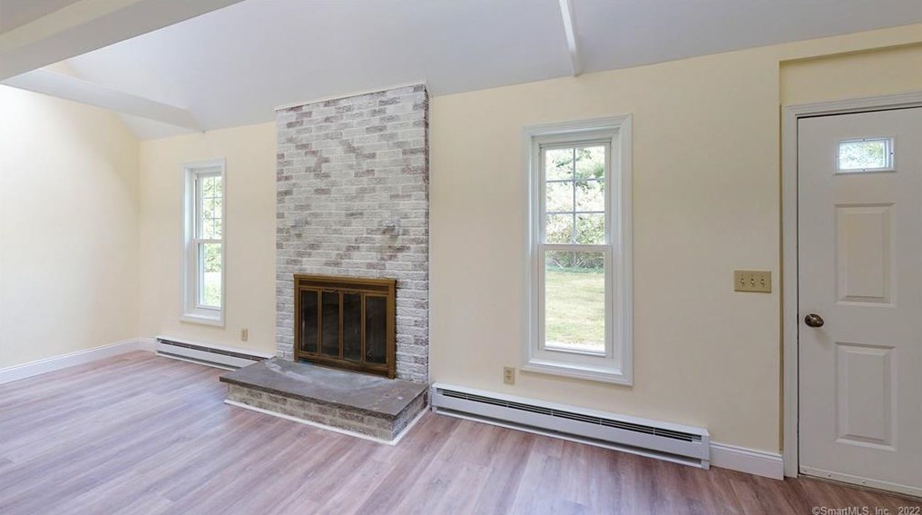 61 Duane Ln, Unionville CT  06013-1307 exterior