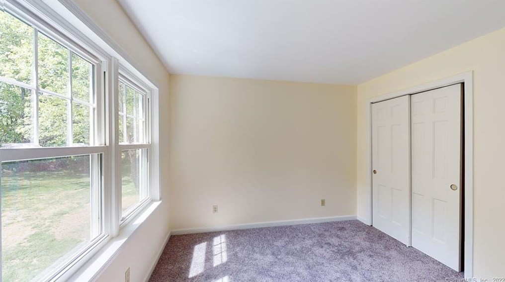 61 Duane Ln, Unionville CT  06013-1307 exterior