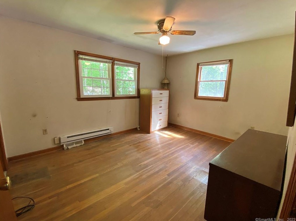 43 Edwards Rd, New Haven CT 06524-3025 exterior