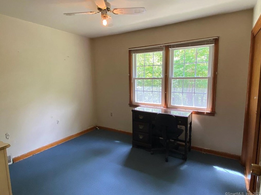 43 Edwards Rd, New Haven CT 06524-3025 exterior