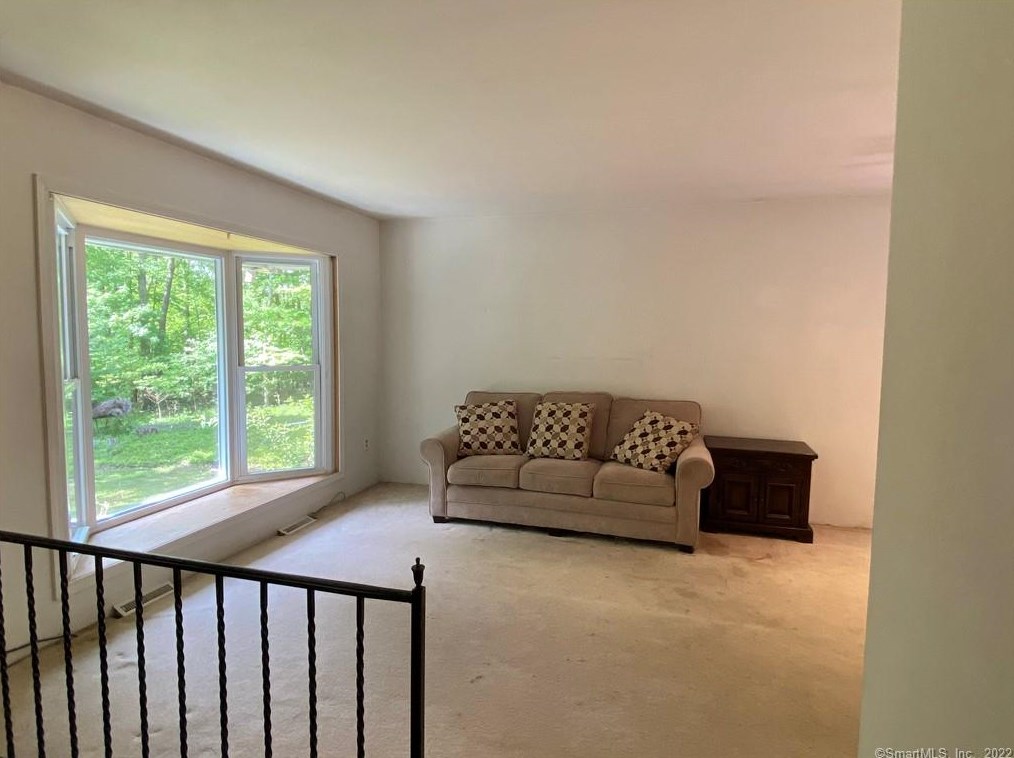 43 Edwards Rd, New Haven CT 06524-3025 exterior