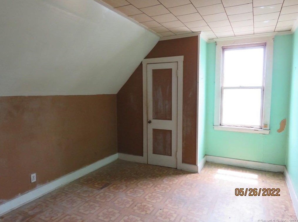 76 Connecticut Blvd, Hartford CT 06108-3013 exterior