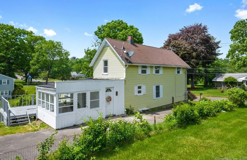 67 Amity St, Meriden CT  06450-2301 exterior