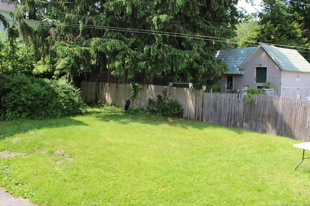 145 Elm St, Winsted CT  06098-1626 exterior
